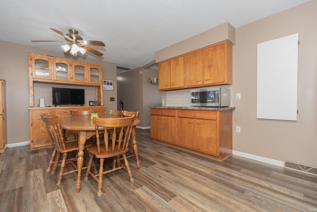 2413 W Mill Road, Evansville, IN 47720