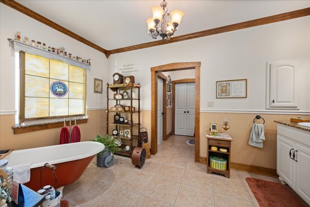 9001 Sawgrass Court, Granbury, TX 76049