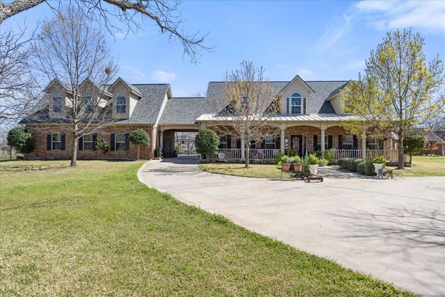 9001 Sawgrass Court, Granbury, TX 76049