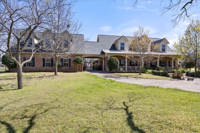 9001 Sawgrass Court, Granbury, TX 76049