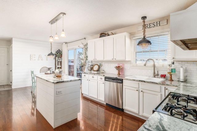 71 Gala Avenue, Pataskala, OH 43062