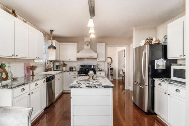 71 Gala Avenue, Pataskala, OH 43062