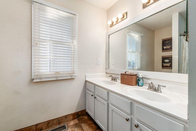 71 Gala Avenue, Pataskala, OH 43062