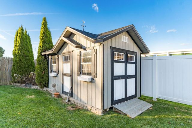 71 Gala Avenue, Pataskala, OH 43062