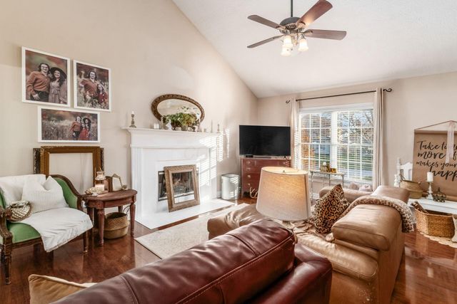 71 Gala Avenue, Pataskala, OH 43062