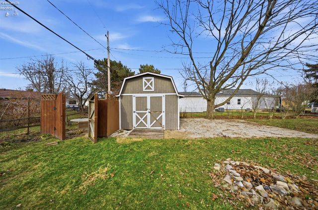 W 113 Iroquois Trail, Sandusky, OH 44870