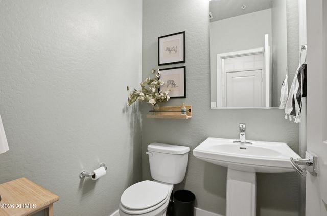 2282 E HIDALGO Avenue, Phoenix, AZ 85040