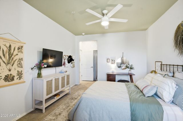 2282 E HIDALGO Avenue, Phoenix, AZ 85040