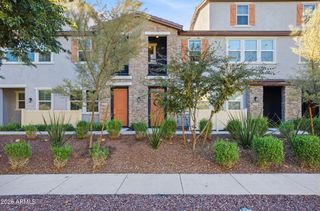 2282 E HIDALGO Avenue, Phoenix, AZ 85040