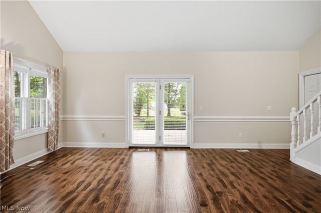 700 Hampton Circle 8, Aurora, OH 44202