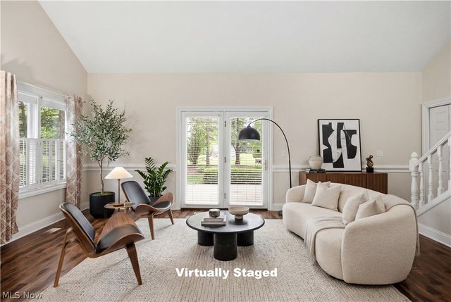 700 Hampton Circle 8, Aurora, OH 44202