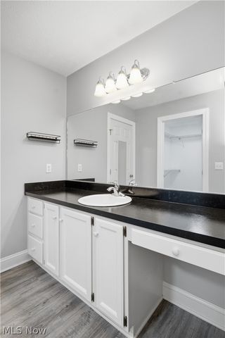 700 Hampton Circle 8, Aurora, OH 44202