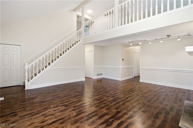 700 Hampton Circle 8, Aurora, OH 44202