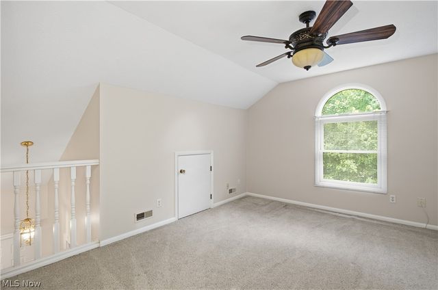 700 Hampton Circle 8, Aurora, OH 44202