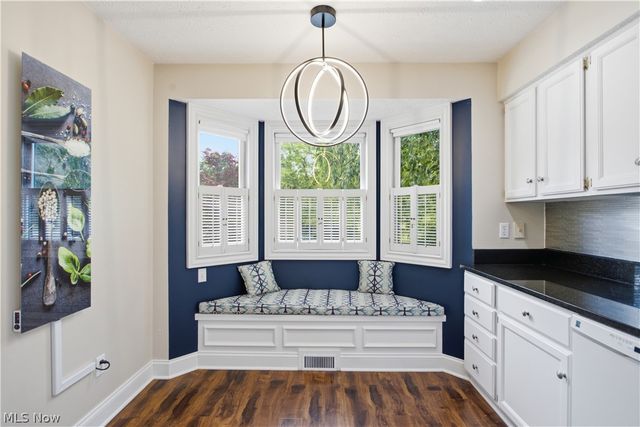 700 Hampton Circle 8, Aurora, OH 44202