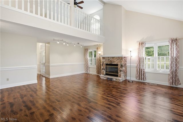 700 Hampton Circle 8, Aurora, OH 44202