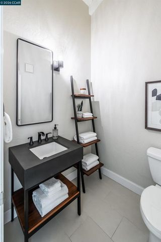 1006 Howard Hills Rd, Lafayette, CA 94549