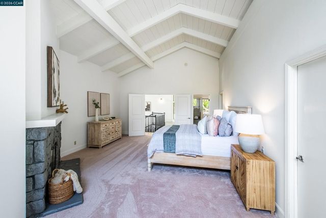 1006 Howard Hills Rd, Lafayette, CA 94549