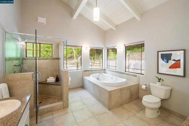 1006 Howard Hills Rd, Lafayette, CA 94549