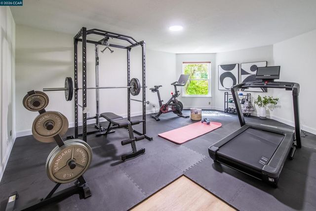 1006 Howard Hills Rd, Lafayette, CA 94549