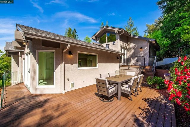 1006 Howard Hills Rd, Lafayette, CA 94549