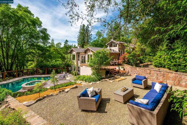 1006 Howard Hills Rd, Lafayette, CA 94549