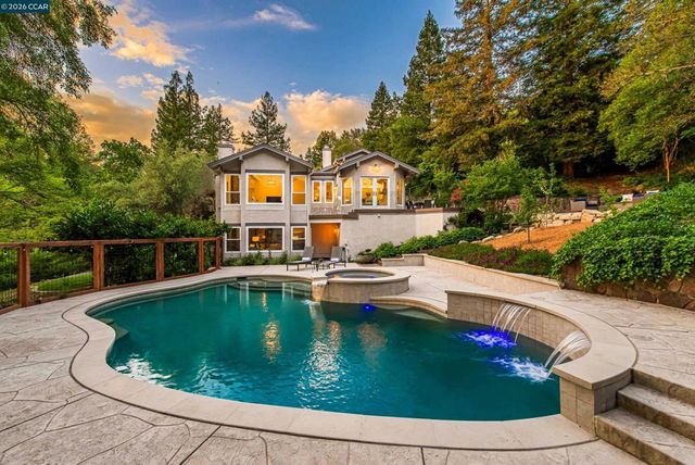 1006 Howard Hills Rd, Lafayette, CA 94549