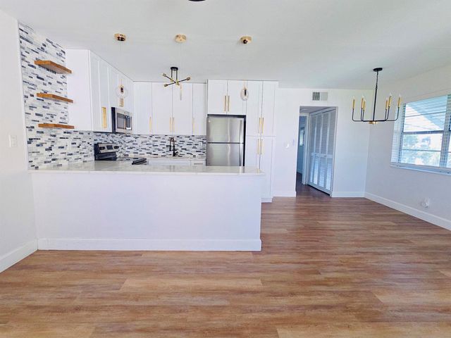 240 Horizons W 208, Boynton Beach, FL 33435