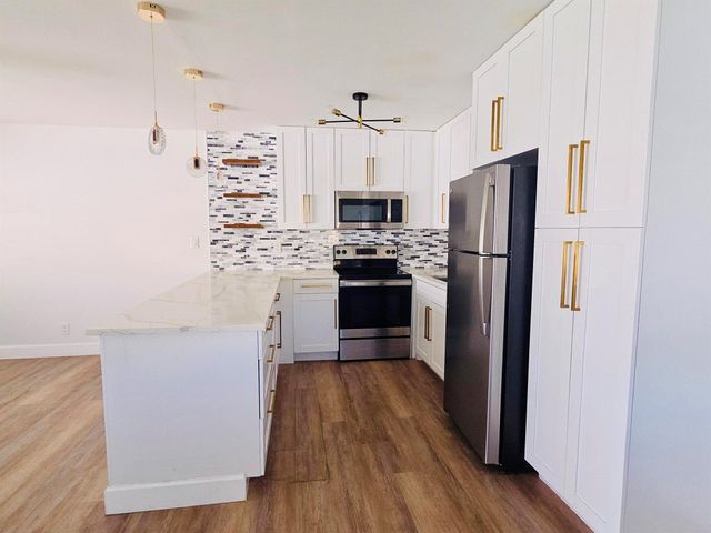 240 Horizons W 208, Boynton Beach, FL 33435