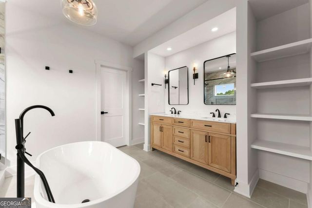 5746 Avalon Commons Way, Clermont, GA 30527