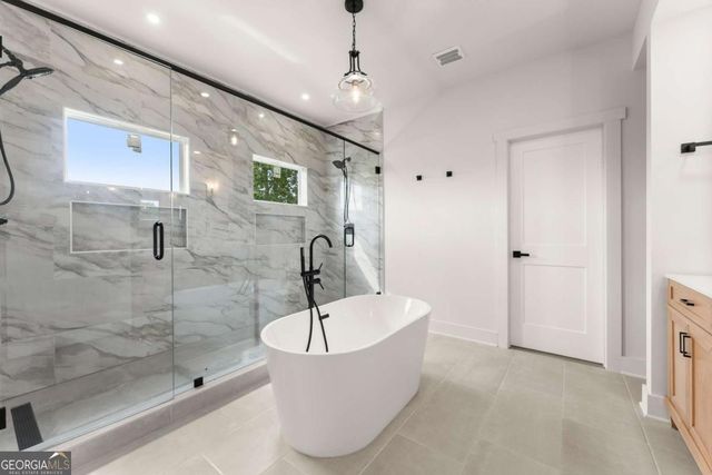 5746 Avalon Commons Way, Clermont, GA 30527