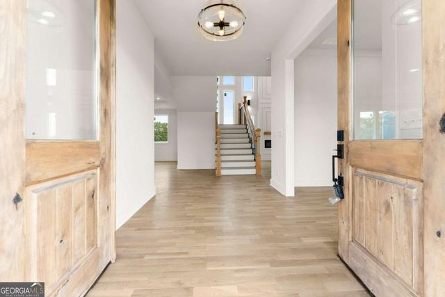 5746 Avalon Commons Way, Clermont, GA 30527