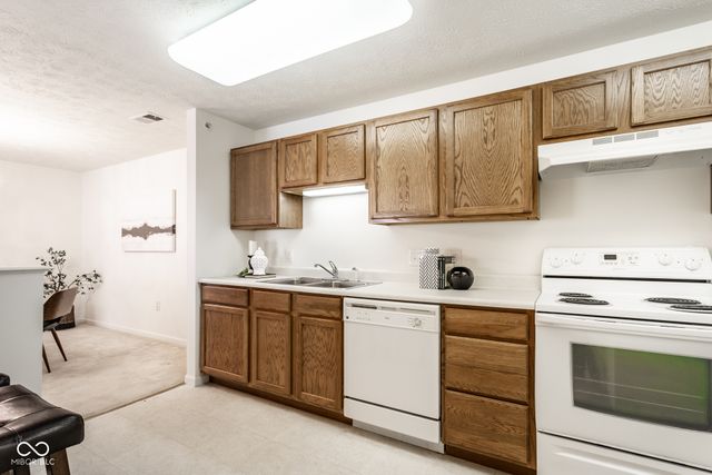 6525 Emerald Hill Court 205, Indianapolis, IN 46237