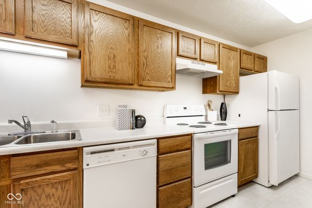 6525 Emerald Hill Court 205, Indianapolis, IN 46237