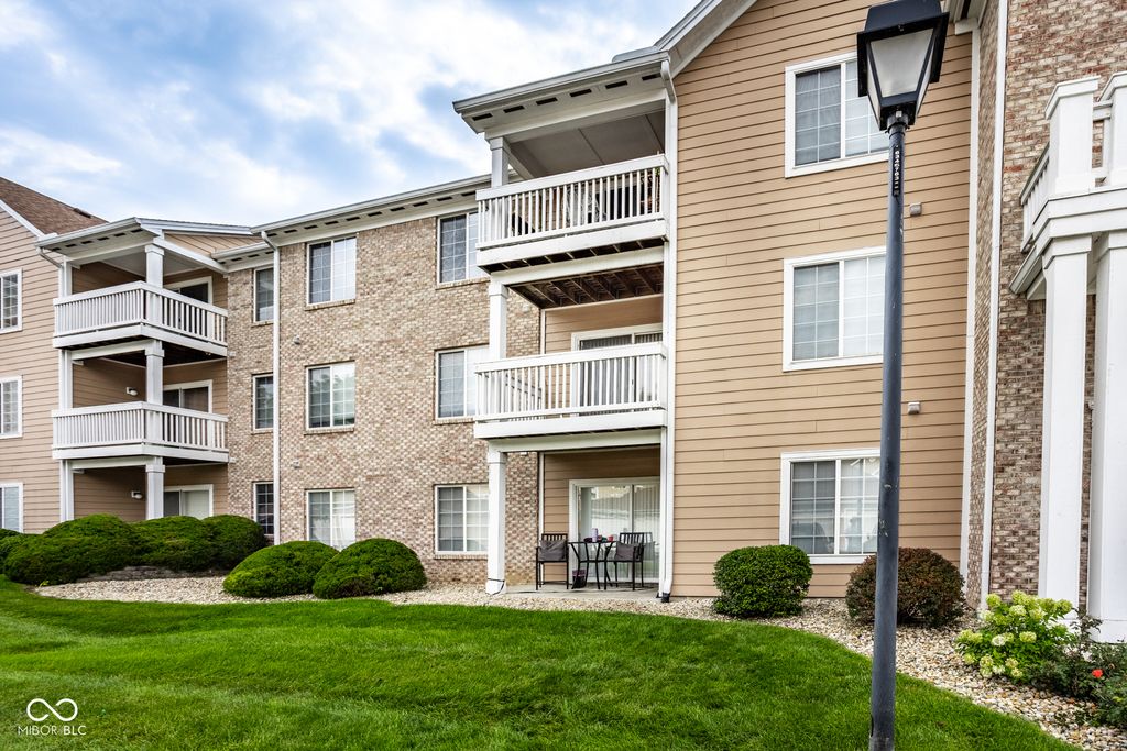6525 Emerald Hill Court 205, Indianapolis, IN 46237