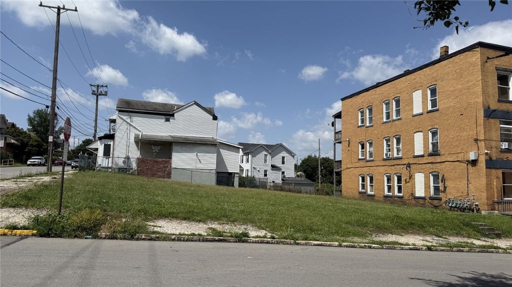 000 E 16th, Homestead, PA 15120