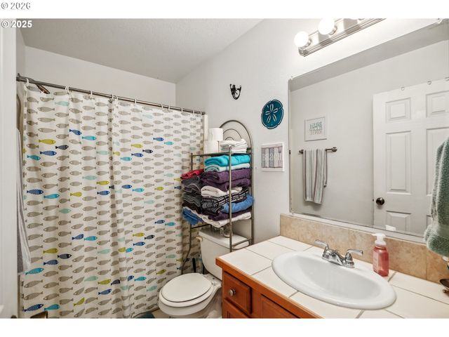 12631 Se DIVISION St, Portland, OR 97236