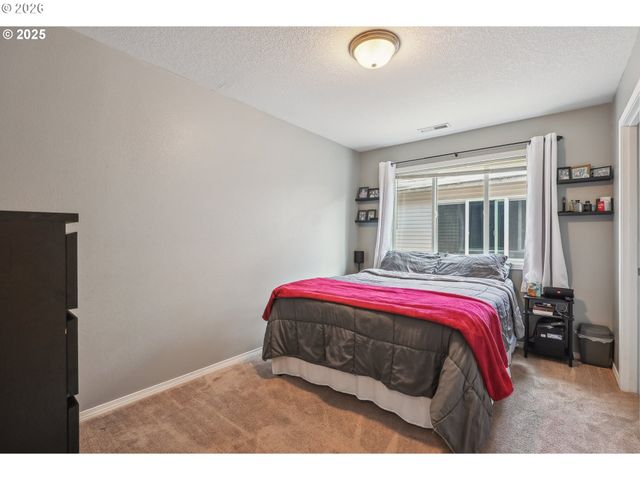 12631 Se DIVISION St, Portland, OR 97236