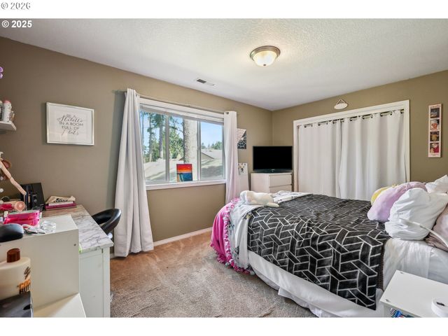 12631 Se DIVISION St, Portland, OR 97236