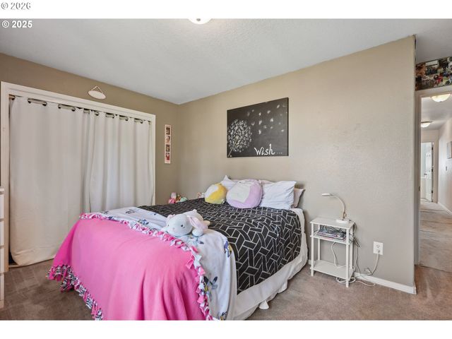12631 Se DIVISION St, Portland, OR 97236