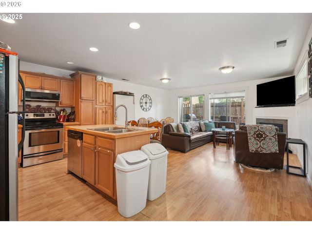 12631 Se DIVISION St, Portland, OR 97236