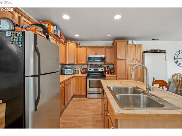 12631 Se DIVISION St, Portland, OR 97236
