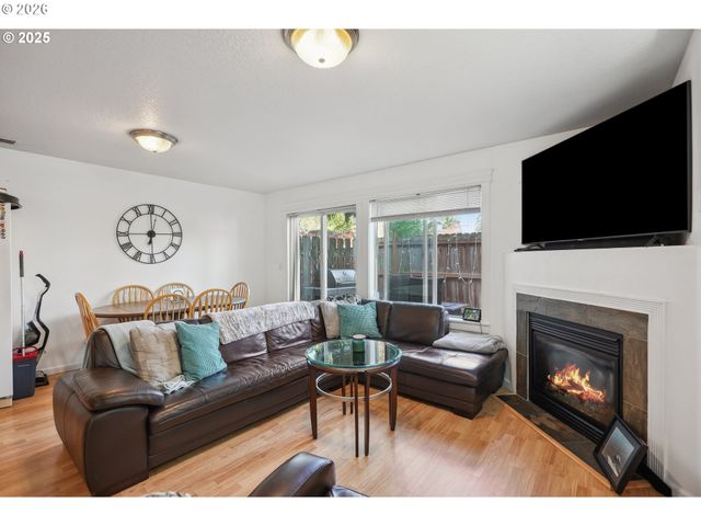12631 Se DIVISION St, Portland, OR 97236