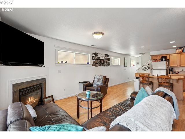 12631 Se DIVISION St, Portland, OR 97236