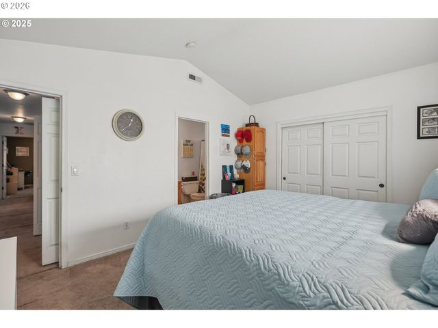 12631 Se DIVISION St, Portland, OR 97236