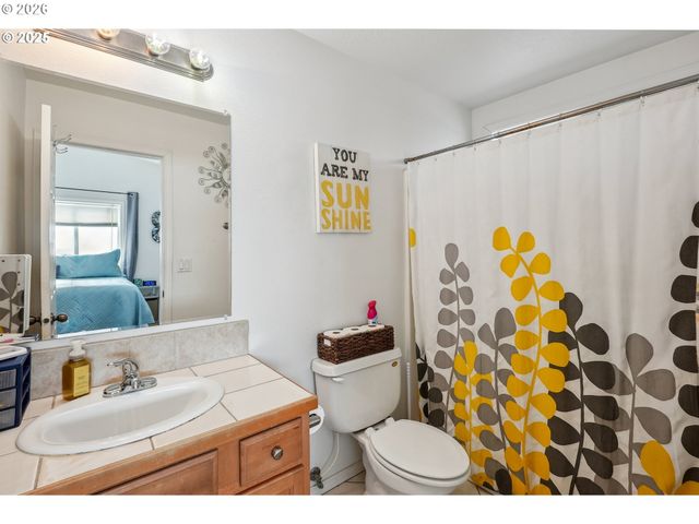 12631 Se DIVISION St, Portland, OR 97236