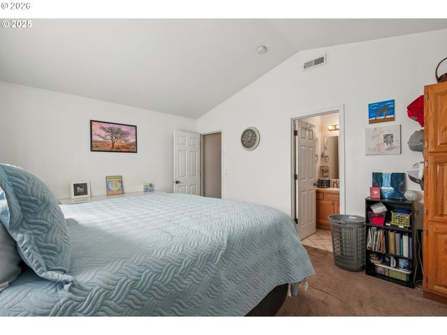 12631 Se DIVISION St, Portland, OR 97236