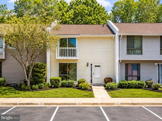 28 WEDGEDALE DR, Sterling, VA 20164