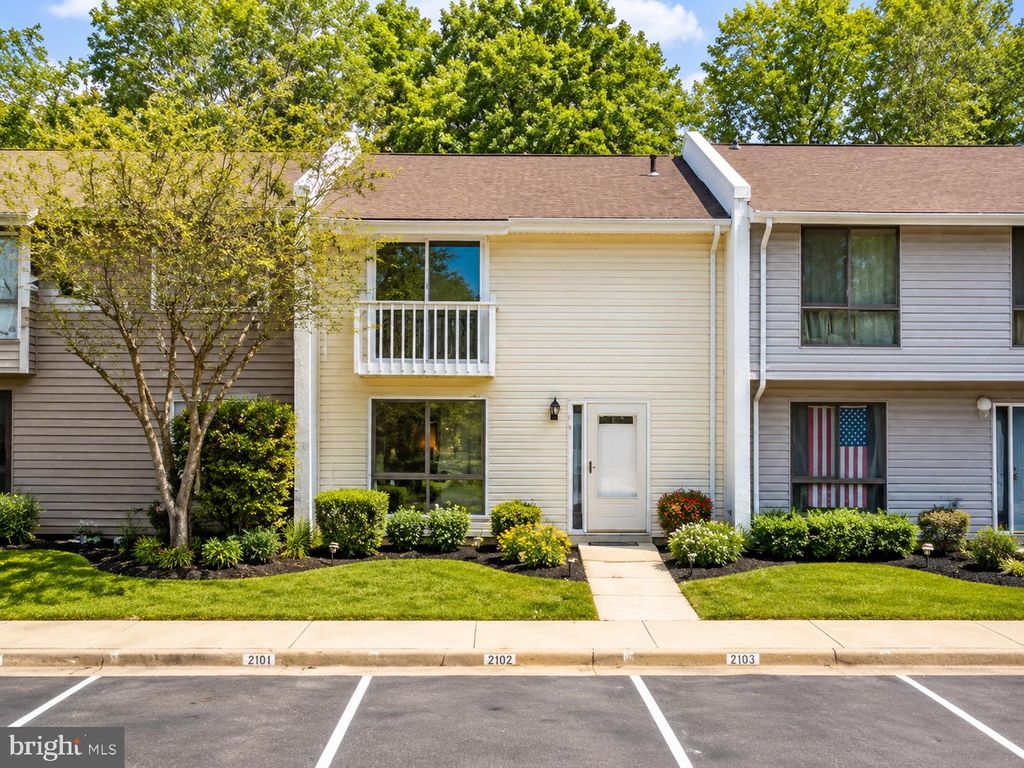 28 WEDGEDALE DR, Sterling, VA 20164