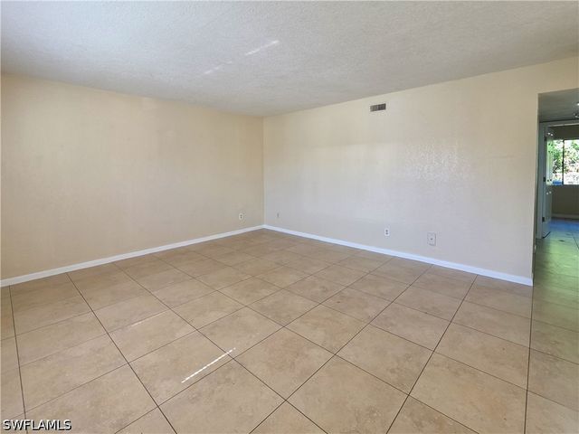 4621 Bayshore DR Q3, Naples, FL 34112
